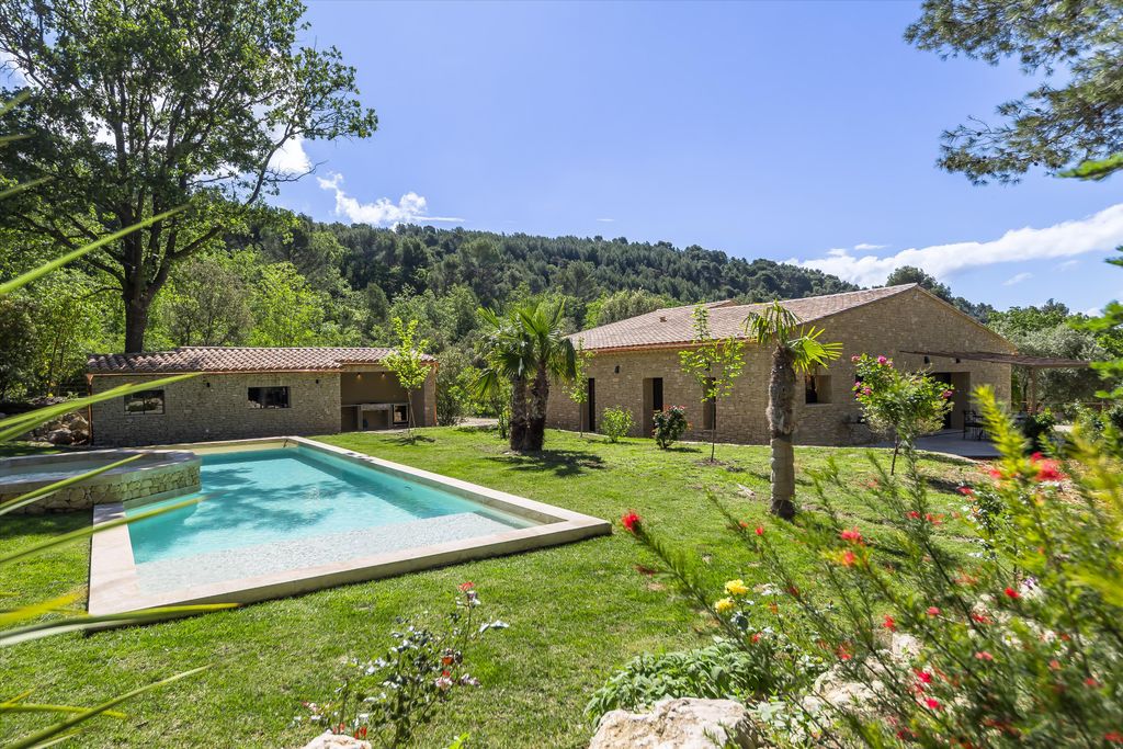 Property photo 1 of 18 Image