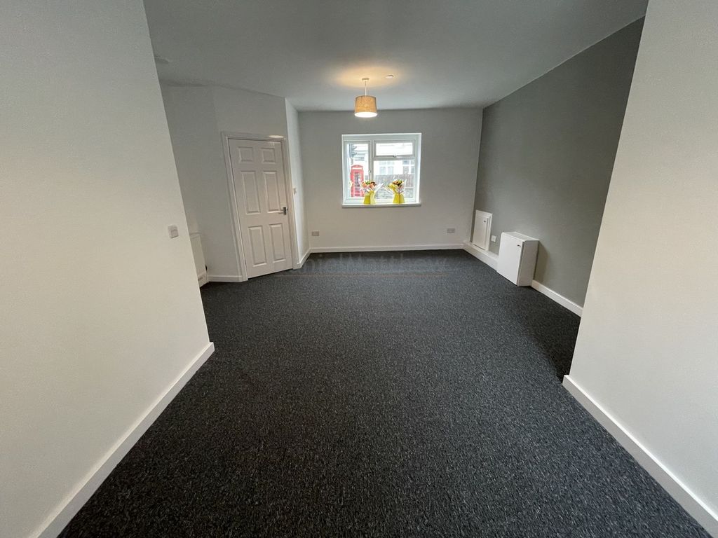 Property photo 2 of 14 Lounge