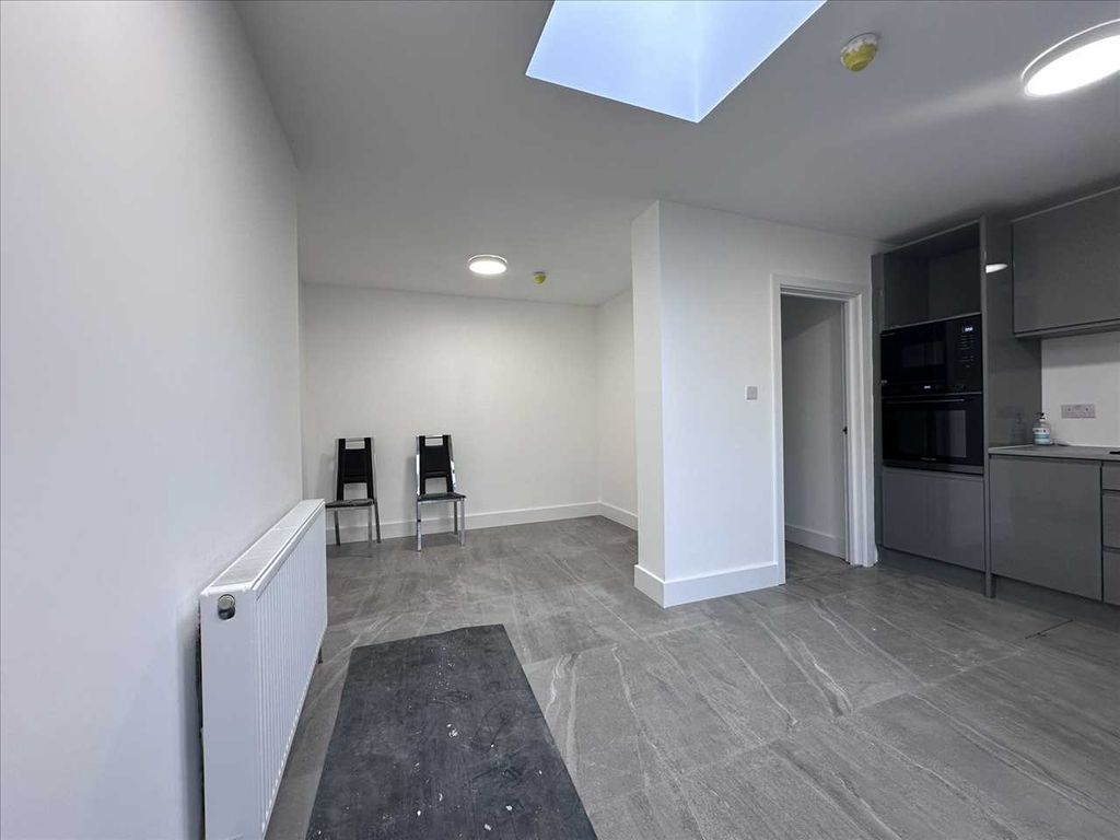 Property photo 3 of 12 Dining Area