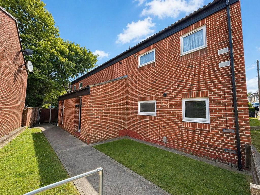 Property photo 1 of 6 Front (Exterior)