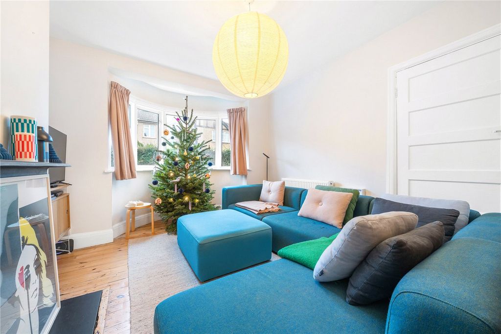 Property photo 3 of 14 Reception