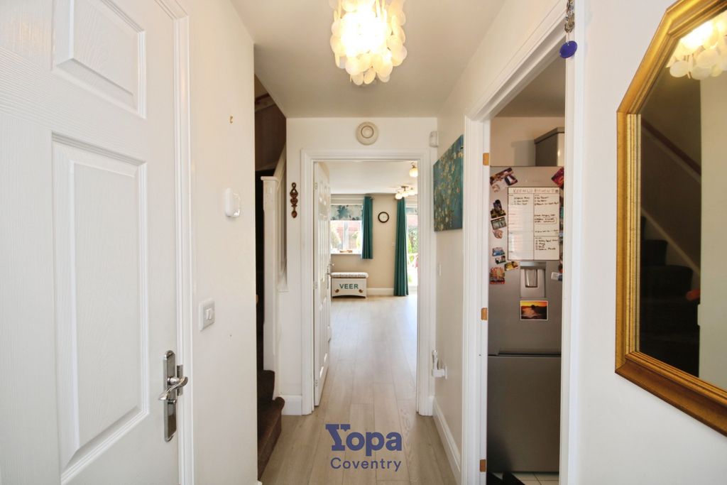 Property photo 3 of 25 41E2Db83-Entrance 20Hall.Jpg