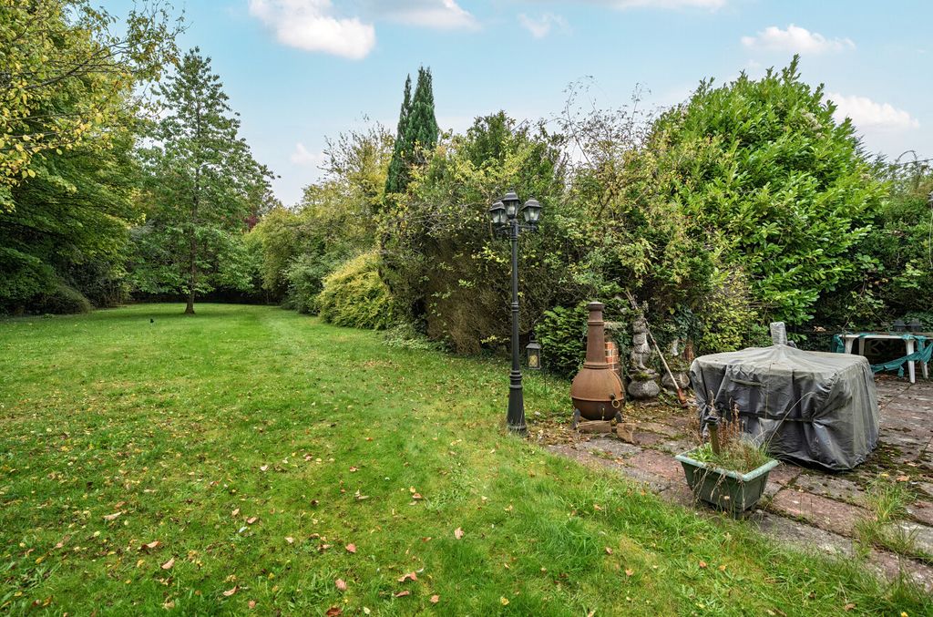 Property photo 2 of 11 1358994-2-68d65E7...