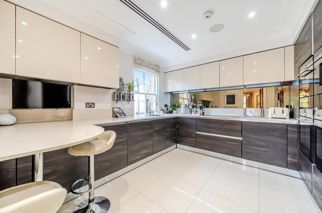 Property photo 2 of 31 1371792-3-68Fbc01198Dae.Jpg