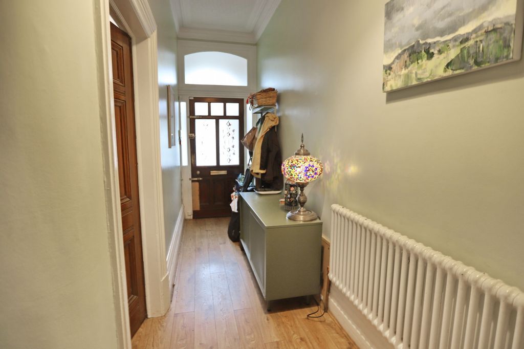 Property photo 3 of 26