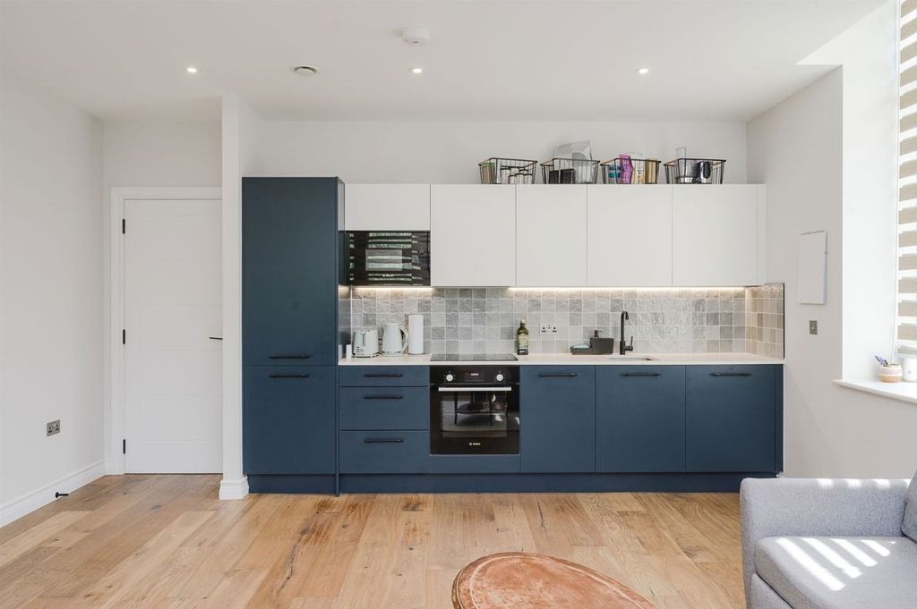 Property photo 3 of 6