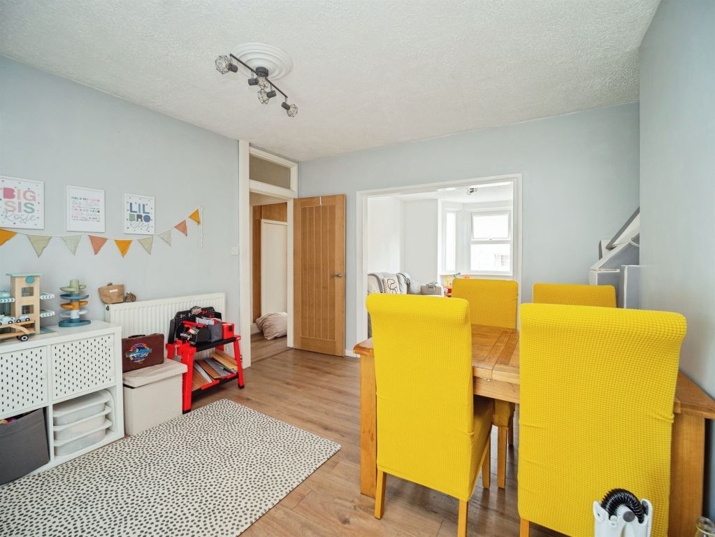 Property photo 3 of 31