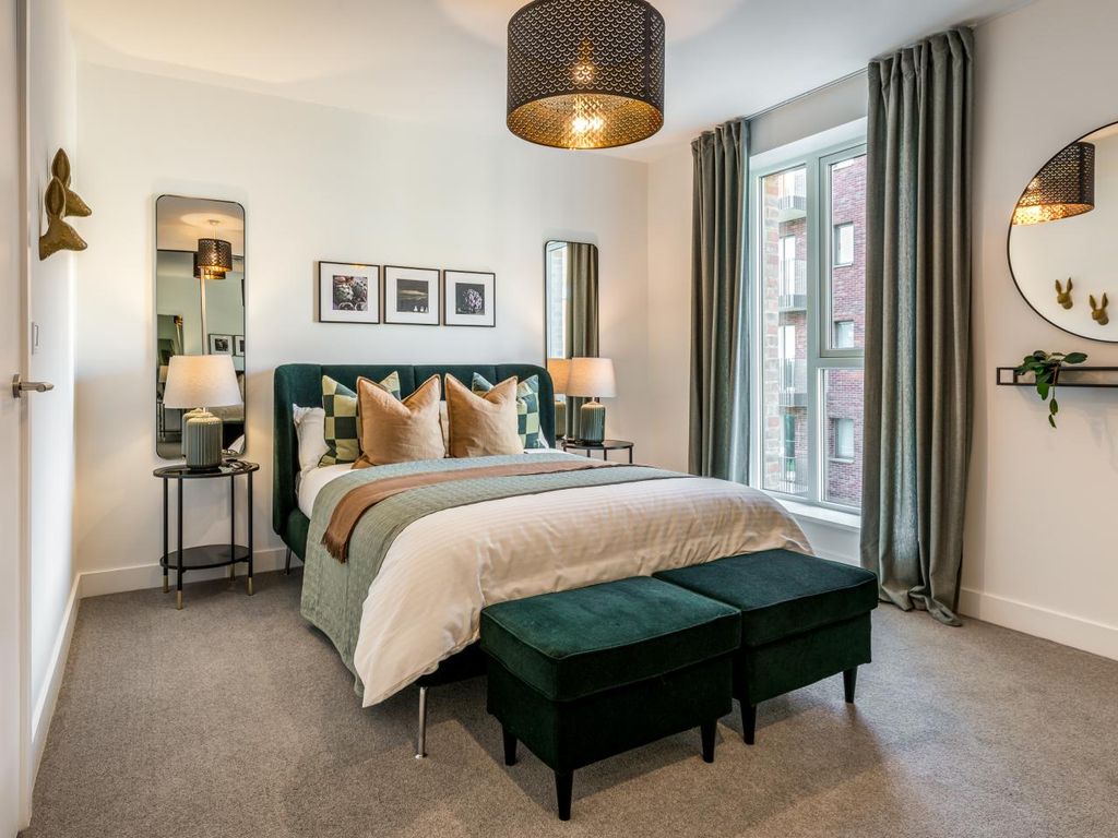 Property photo 2 of 18 Lampton Parkside, 3 Bed Duplex, Bedroom