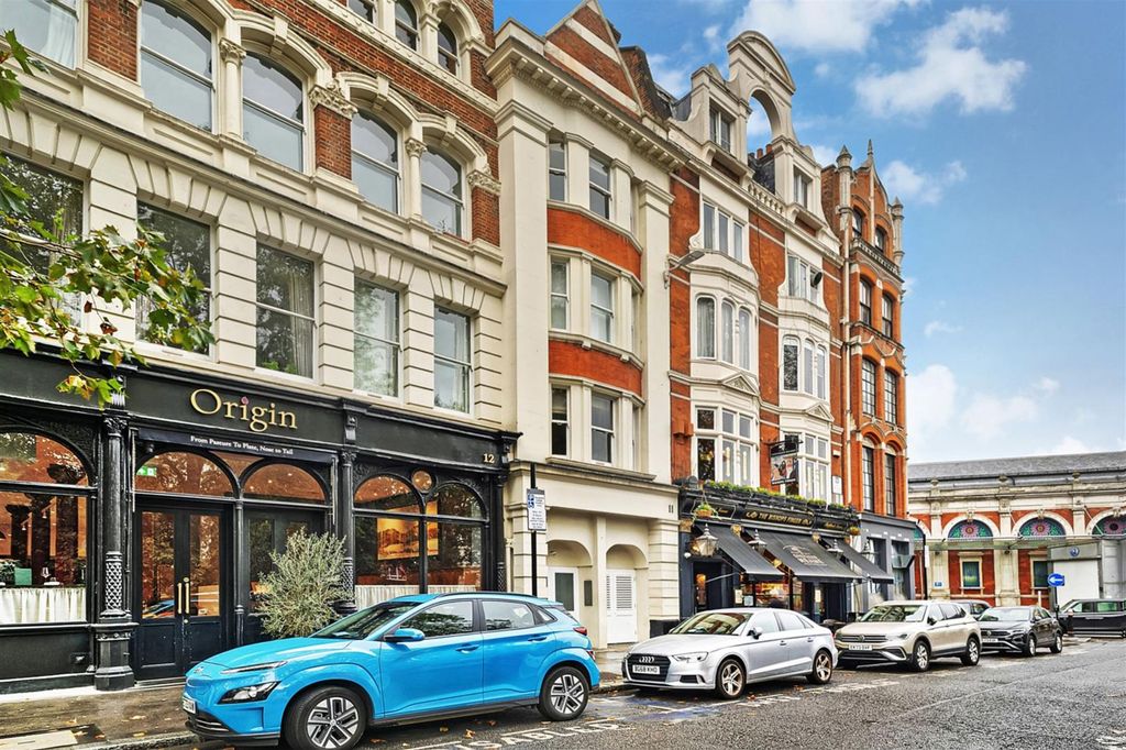 Property photo 1 of 12 Flat 8, 11-12 West Smithfield, Clerkenwell, London, Ec1A 9Jr