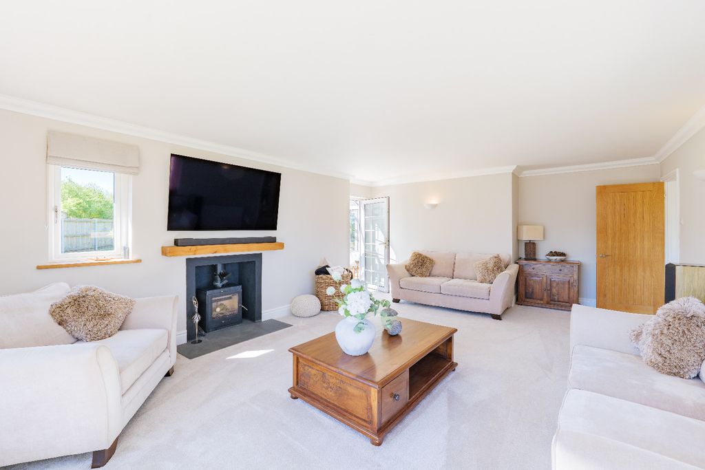 Property photo 2 of 18 5089303