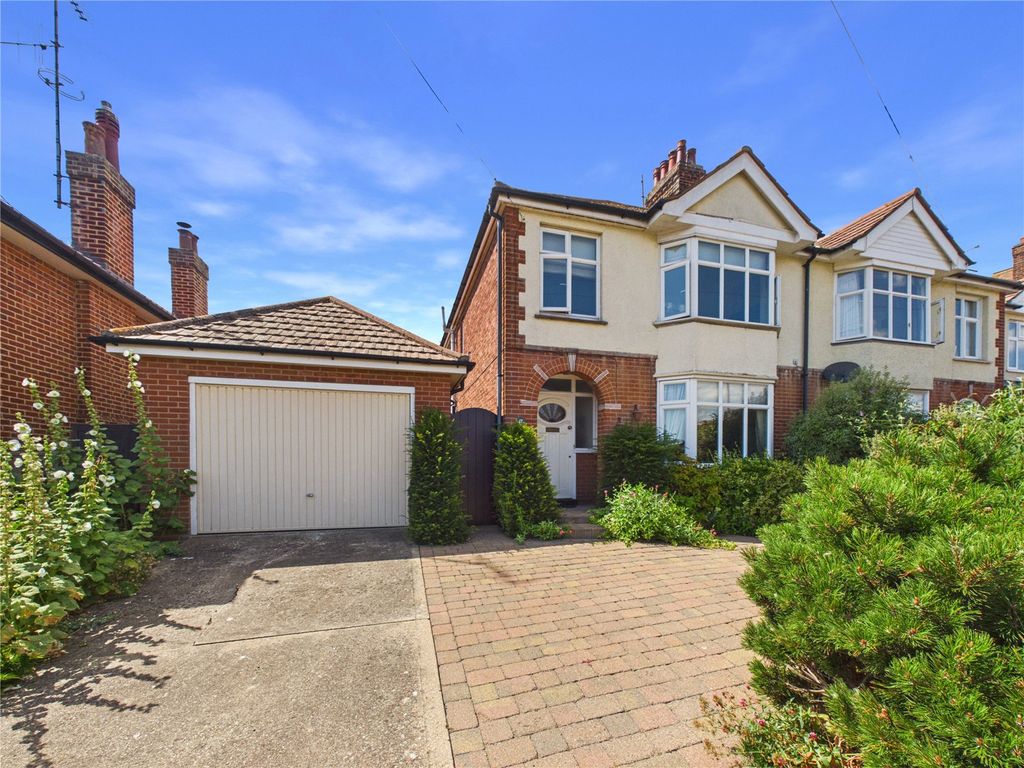 Property photo 1 of 19 Picture No. 01
