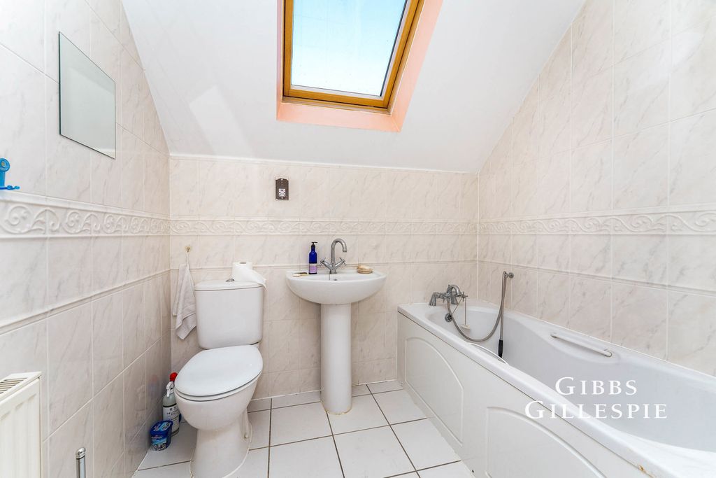 Property photo 3 of 10 Photo