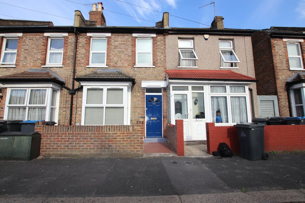 Property photo 1 of 12