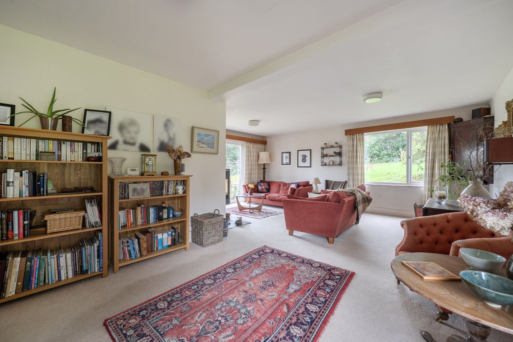 Property photo 3 of 19