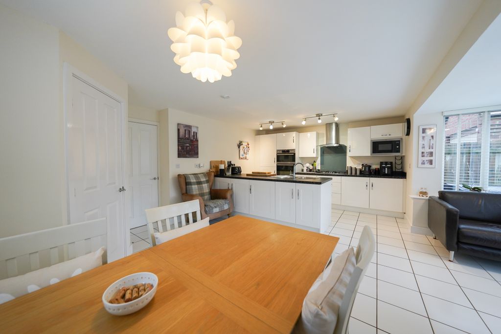 Property photo 2 of 34 Dsc05309.Jpg