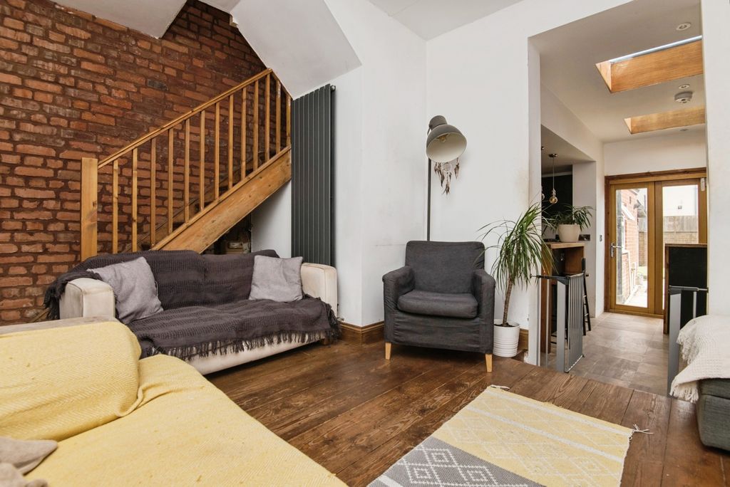 Property photo 2 of 16 Photo