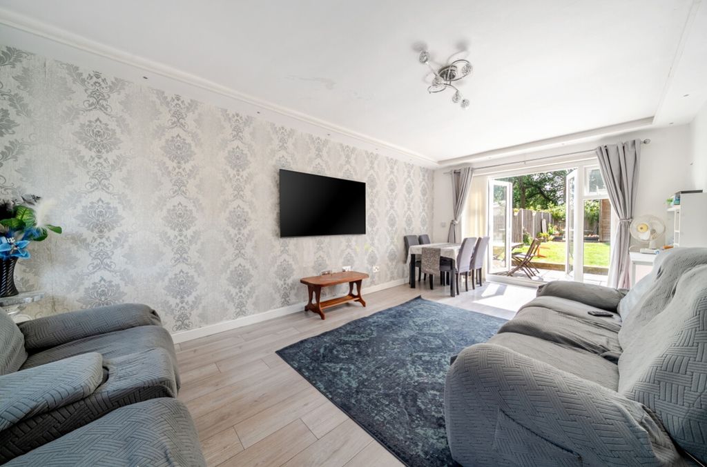 Property photo 2 of 23 1493314-10-6A58Bbfe1B907