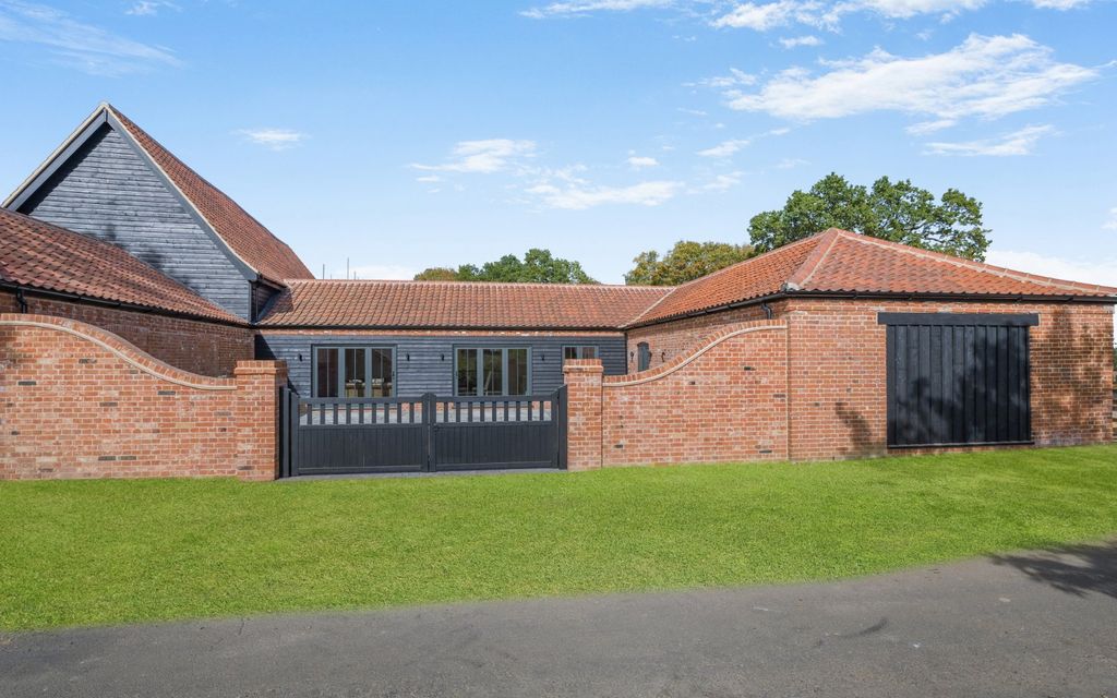 Property photo 1 of 22 Front External