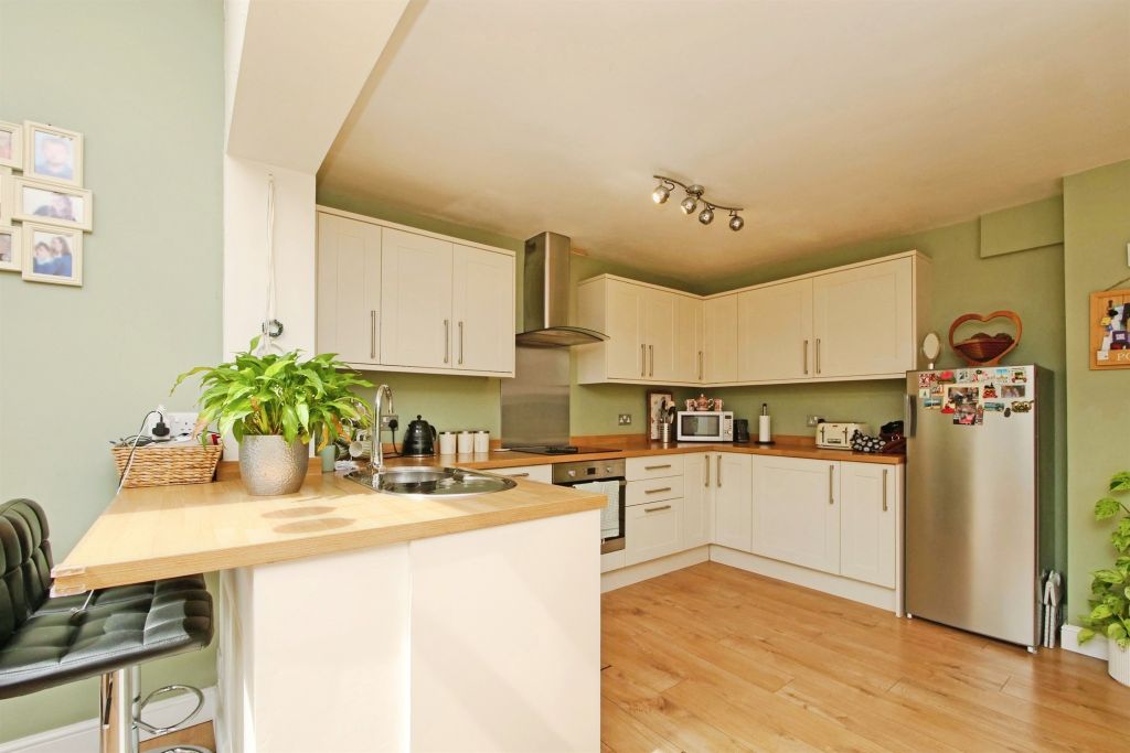 Property photo 3 of 16