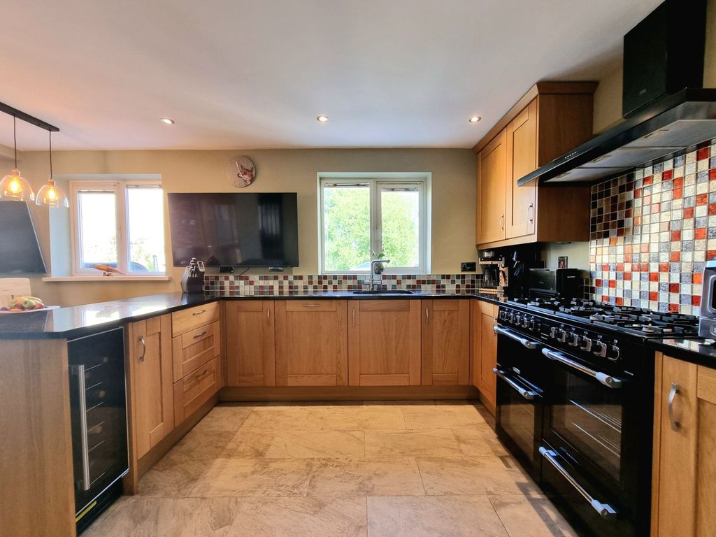 Property photo 2 of 51