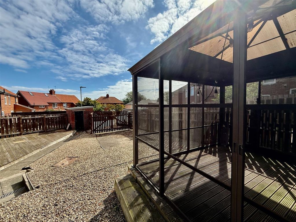 Property photo 3 of 14 External