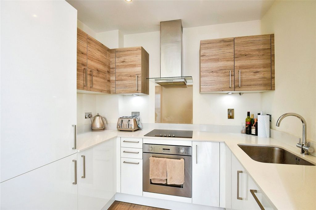 Property photo 3 of 15 Picture No. 02