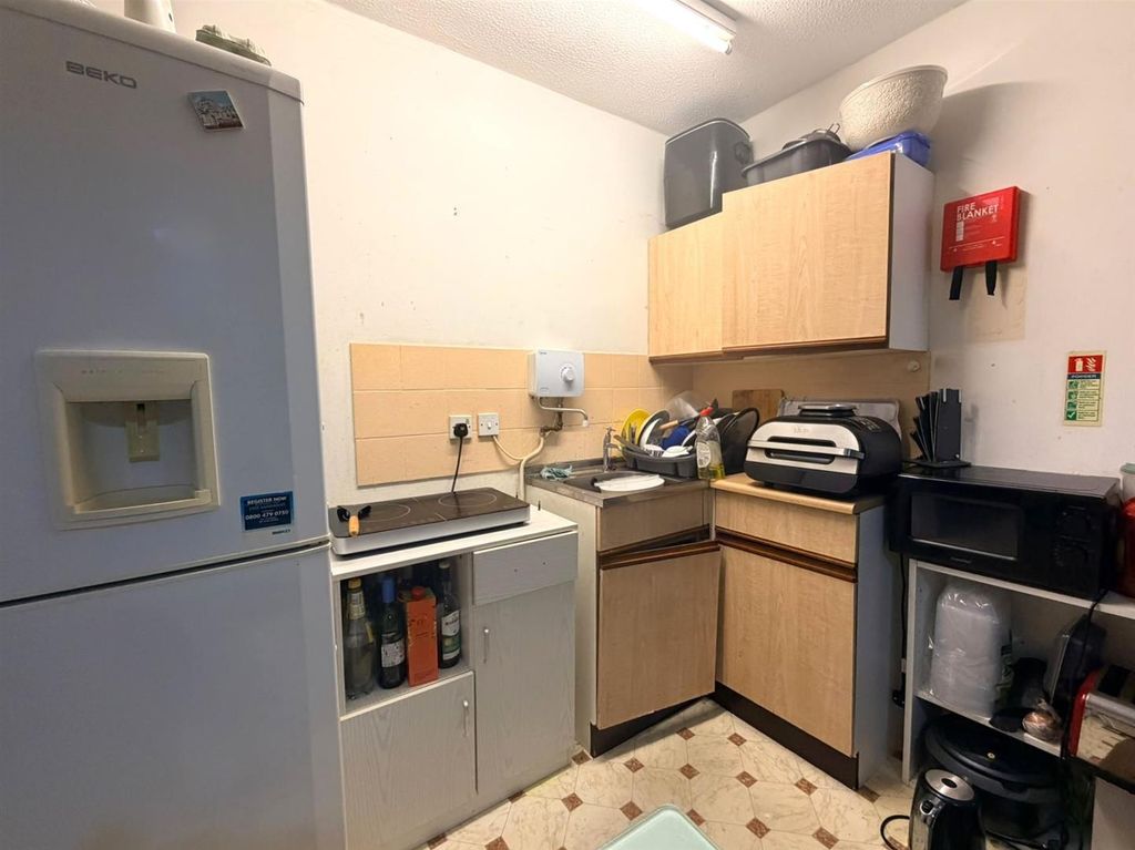 Property photo 3 of 3 Kitchenette.Jpg