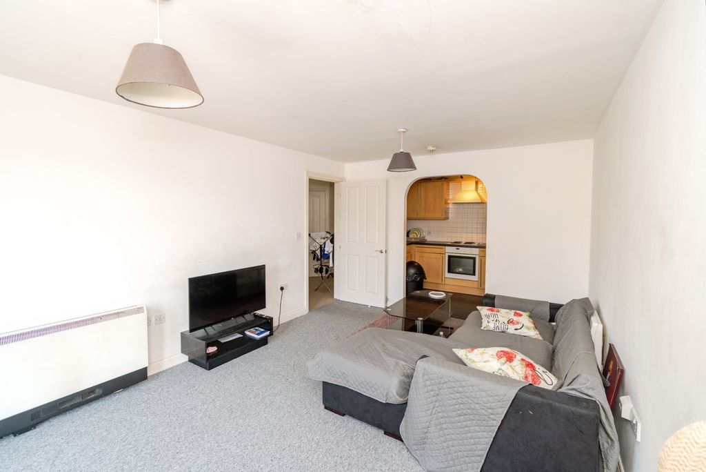 Property photo 3 of 11 Photo
