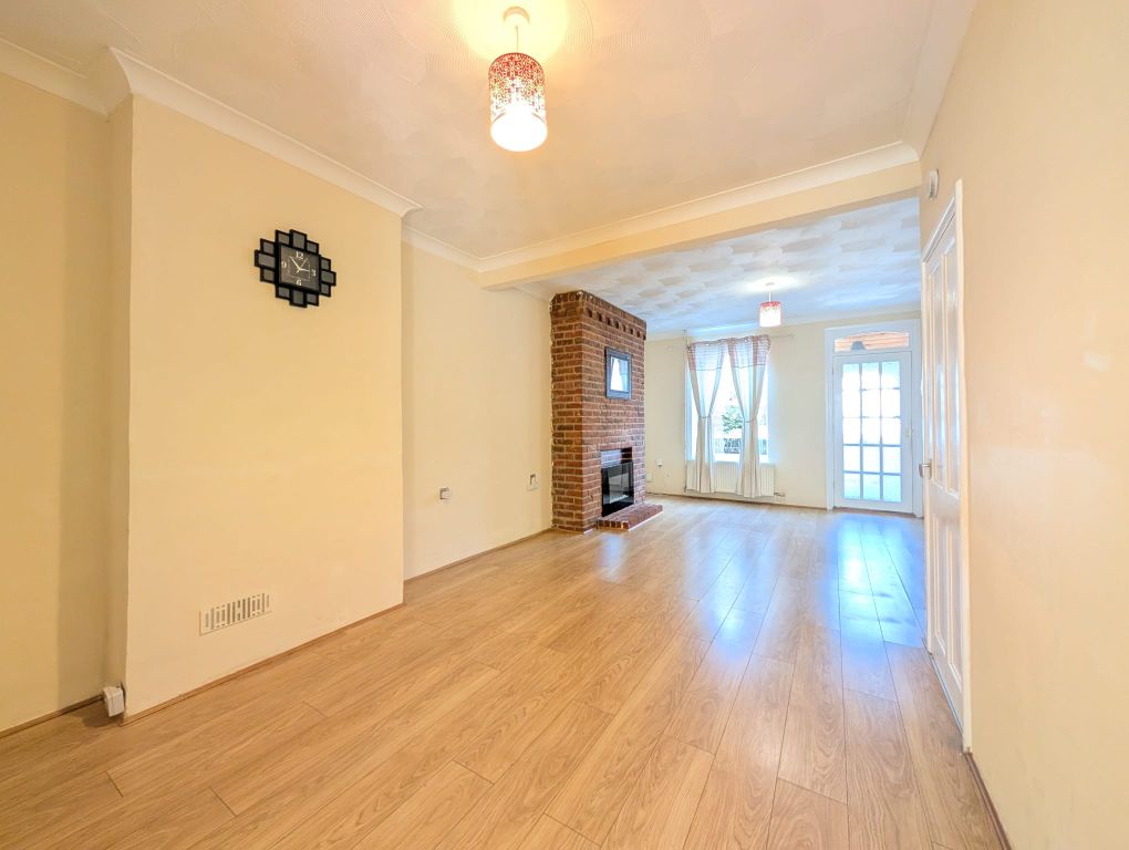Property photo 1 of 8 Image