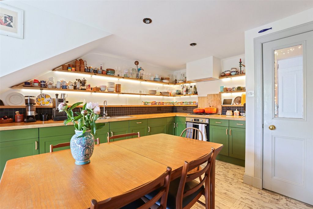 Additional image 5 of 2 bed flat for saleFlat 3, Tay Street, Perth PH1