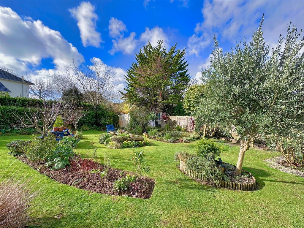 Property photo 2 of 23