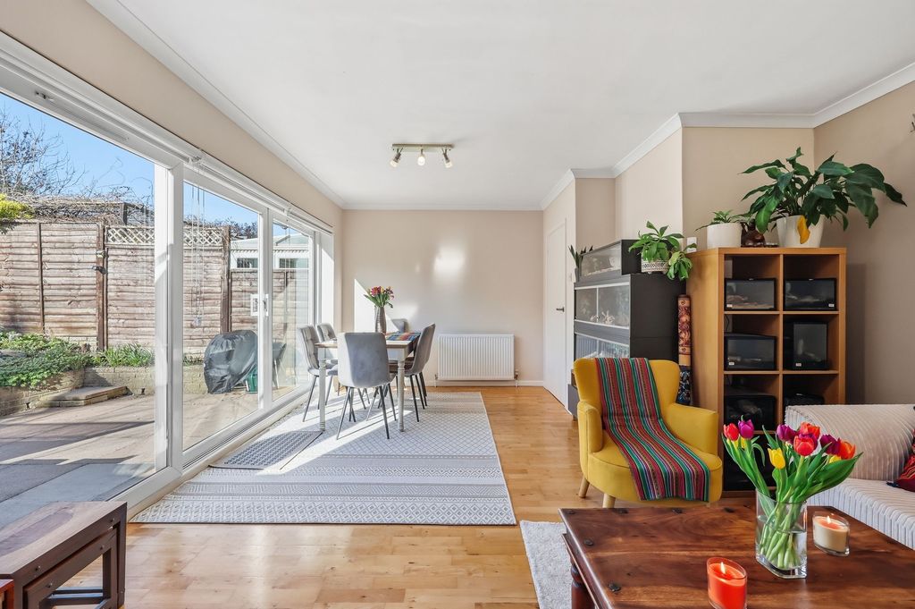 Property photo 2 of 19