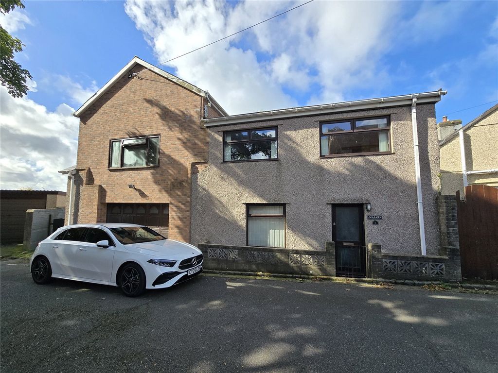 Property photo 1 of 22 Picture No. 27