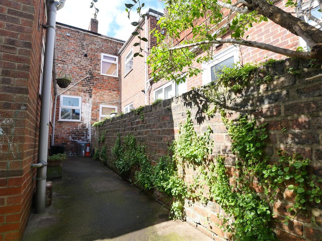 Property photo 2 of 12 P1000949.Jpg