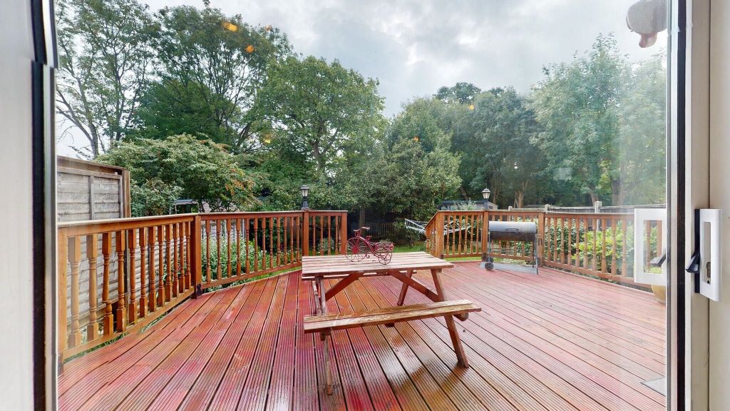 Property photo 2 of 32
