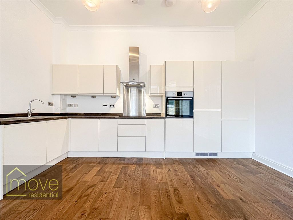 Property photo 3 of 11 Kitchen