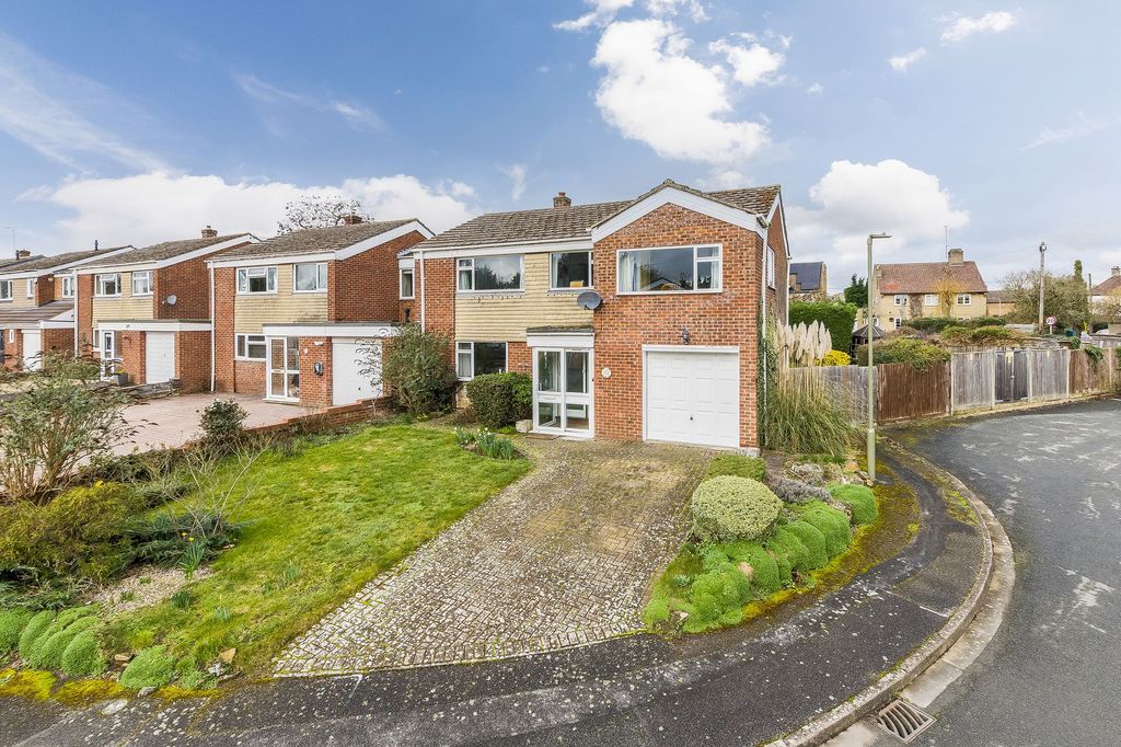 Property photo 1 of 26