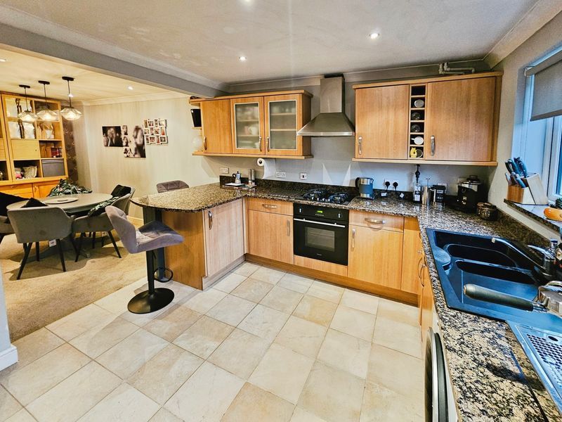 Property photo 3 of 12 Photo 10