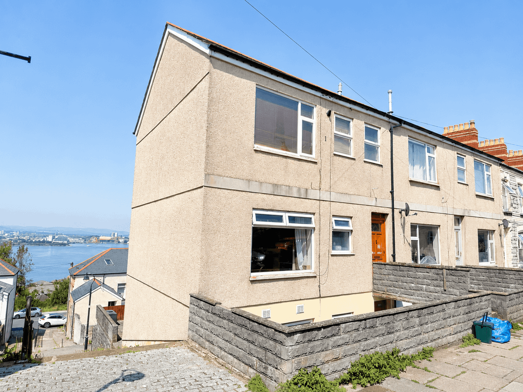 Property photo 1 of 13 1 Bed Flat For Sale Queens Road, Penarth Cf64