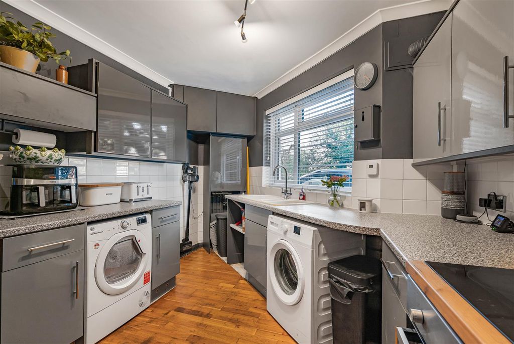 Property photo 3 of 9 9_76500.Jpg