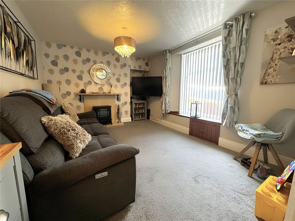 Property photo 2 of 19 Picture No. 34