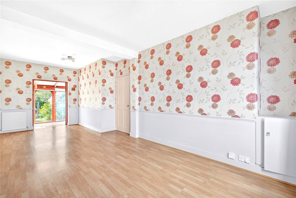 Property photo 3 of 13 Picture No. 11