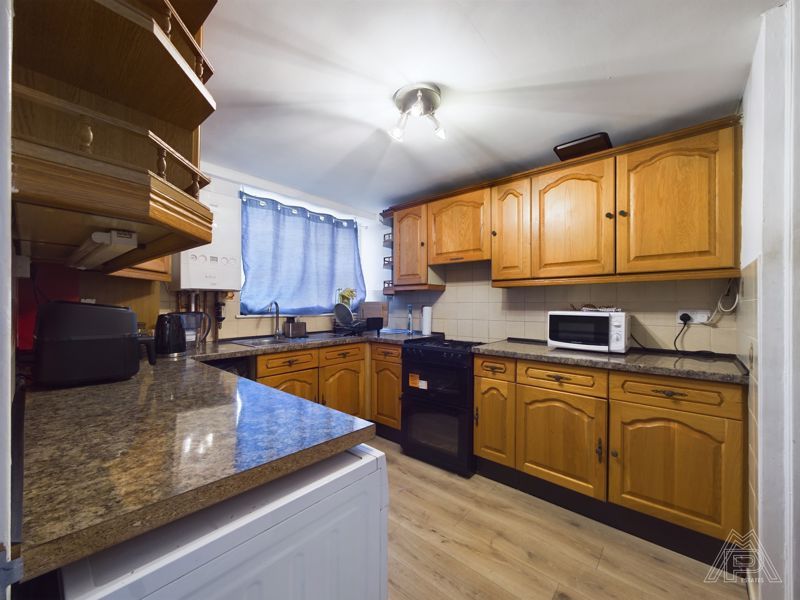 Property photo 2 of 11 Photo 4