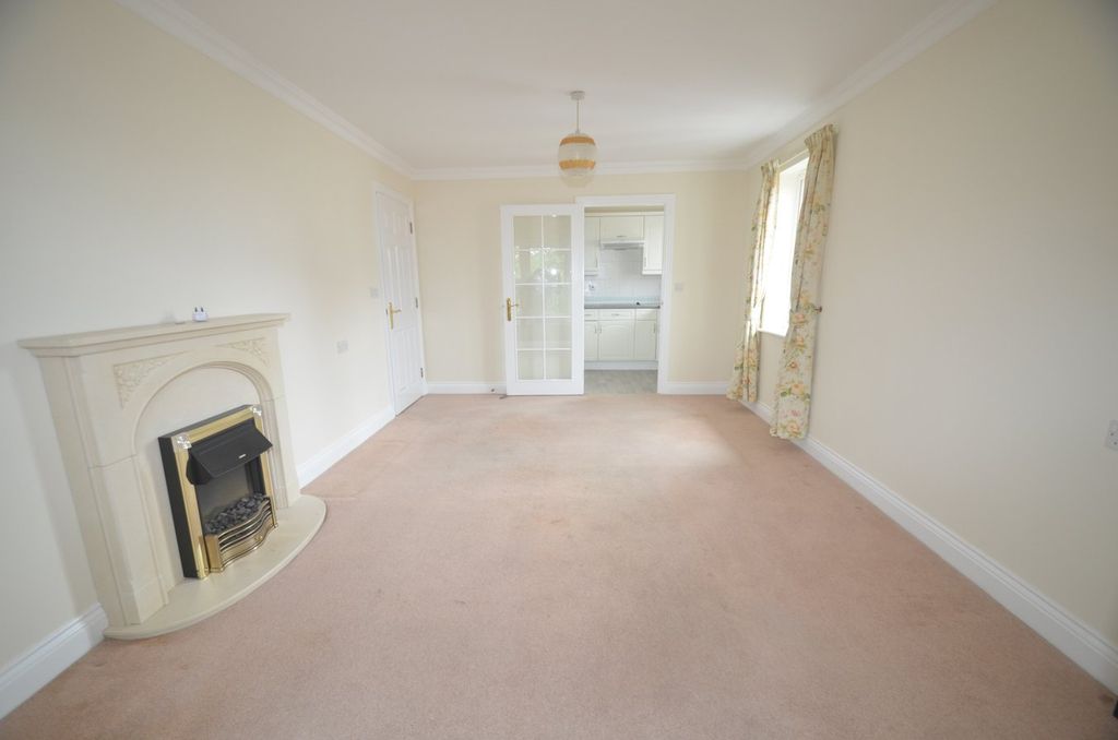 Property photo 2 of 10