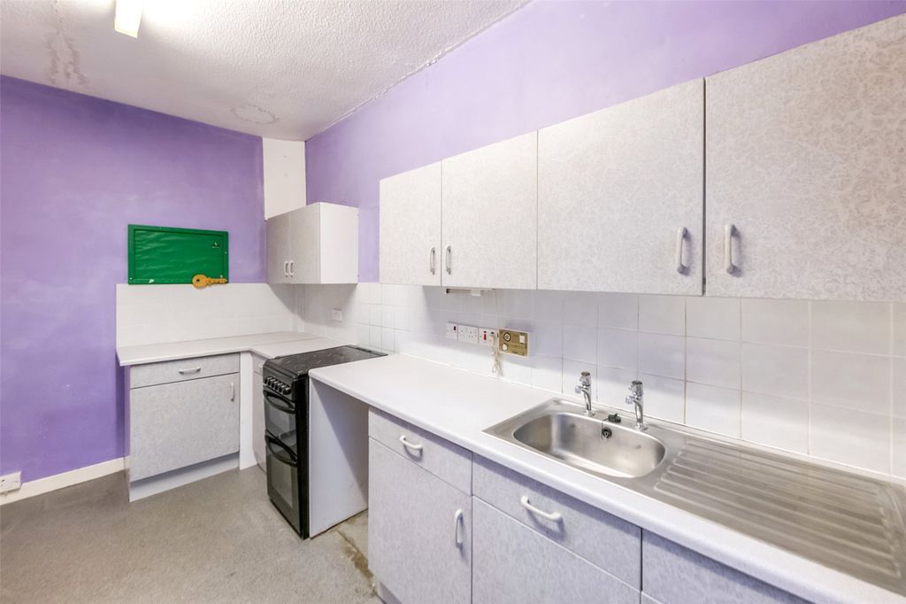 Property photo 2 of 20 Picture No. 08