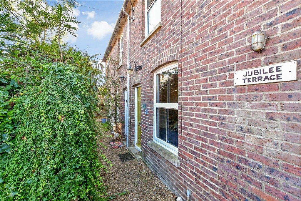 Property photo 1 of 11 External Lifestyle Front S