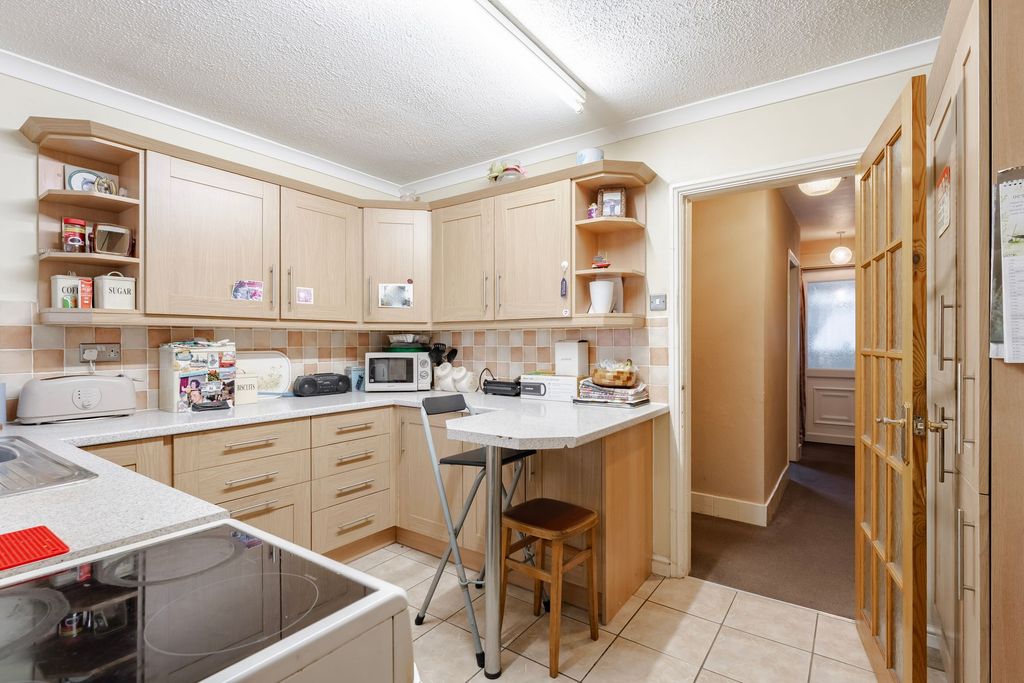 Property photo 3 of 16