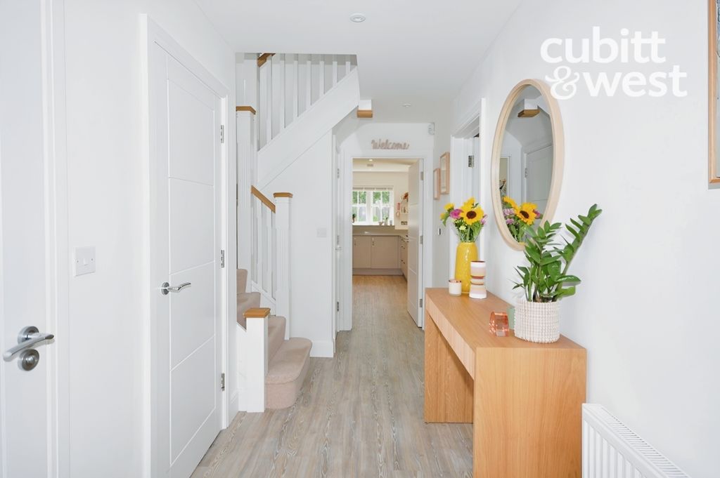 Property photo 3 of 19 Hallway