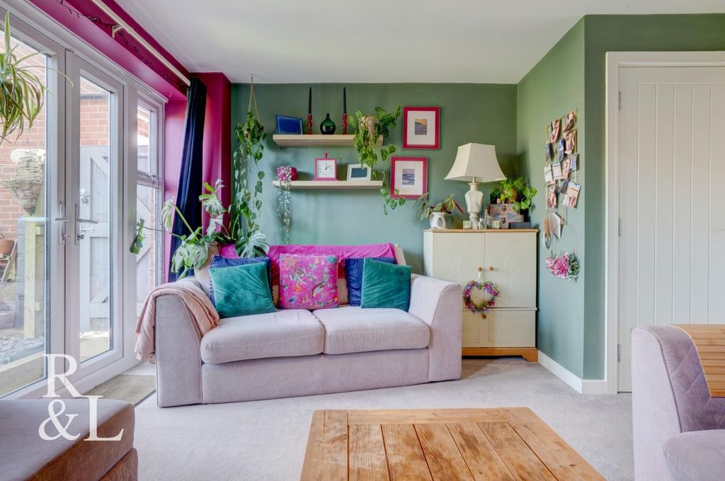 Property photo 3 of 26 2 Herbert Drive (19).Jpg