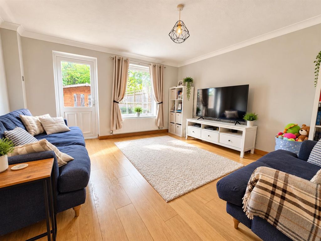 Property photo 2 of 11